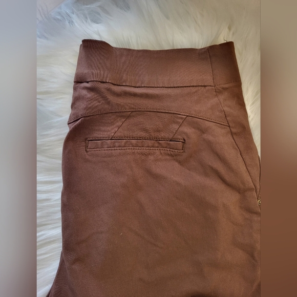 Cleo Petites Brown Capris, Size Medium (30) - Picture 5 of 5